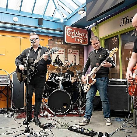 Готель Bugler Doyles Bar & Townhouse Вексфорд Екстер'єр фото