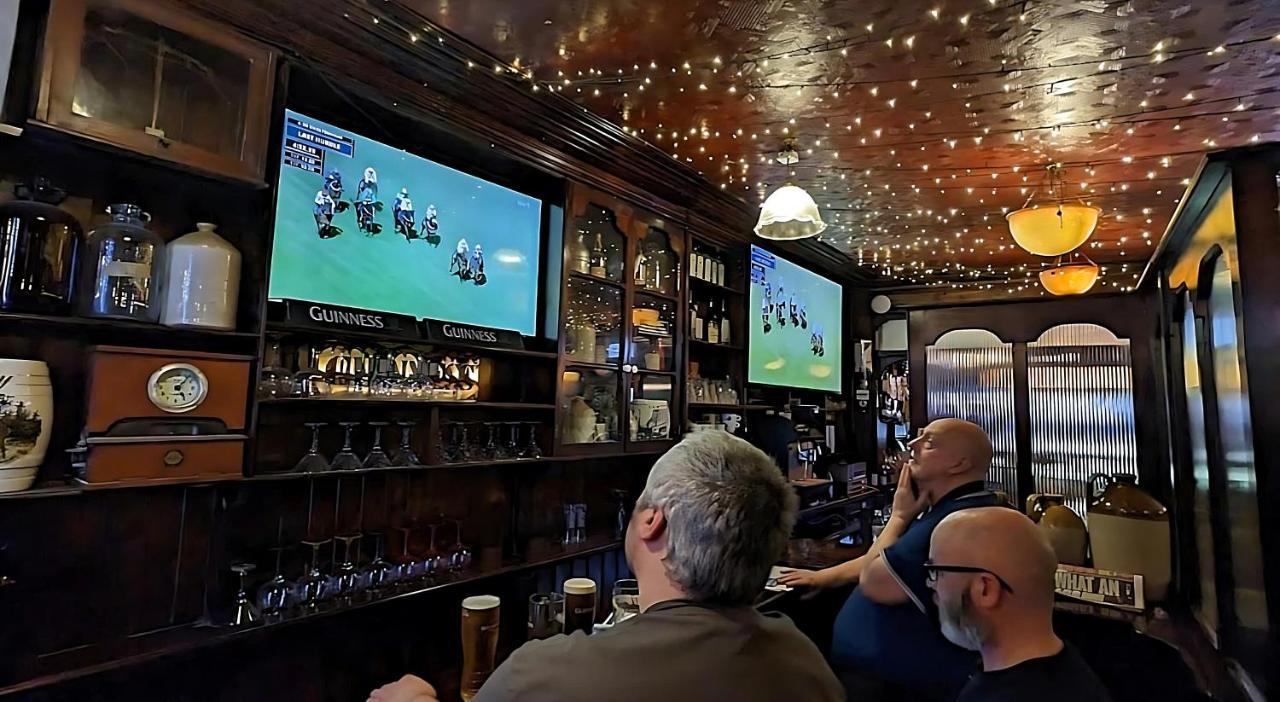 Готель Bugler Doyles Bar & Townhouse Вексфорд Екстер'єр фото