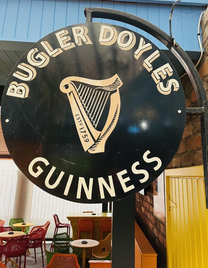 Готель Bugler Doyles Bar & Townhouse Вексфорд Екстер'єр фото